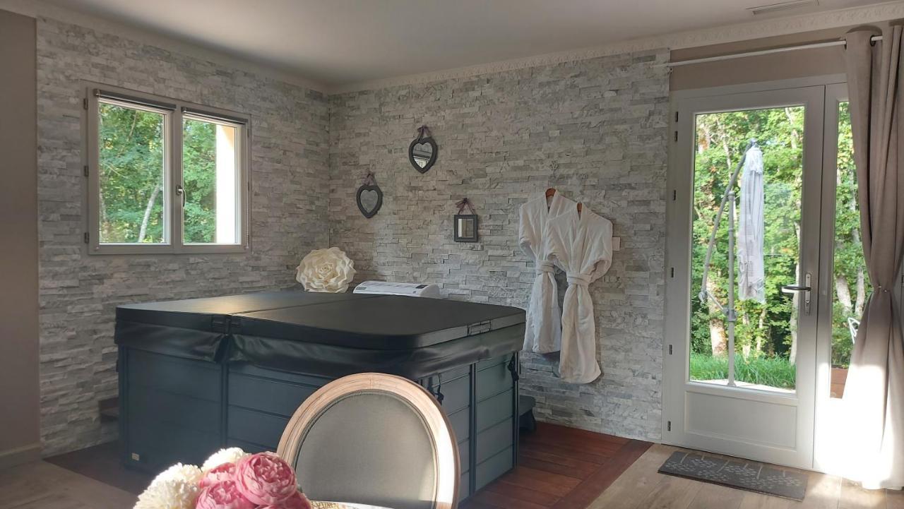 Gite Spa & Nature Saint-Chamassy ภายนอก รูปภาพ