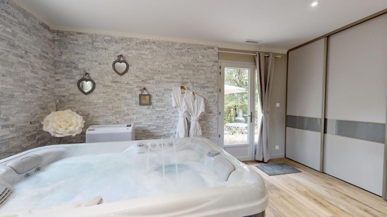 Gite Spa & Nature Saint-Chamassy ภายนอก รูปภาพ